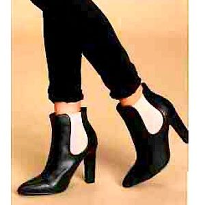 Lulus black tan ankle booties size 7.5